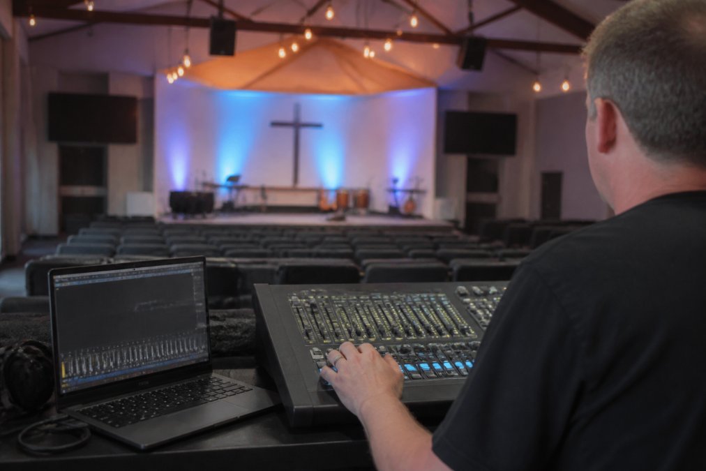 Reliable DMX Software for Church Lighting Rigs